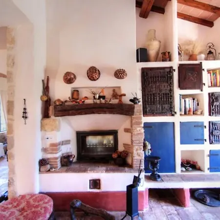 Sleeps 8 Pool Wifi Penna in Teverina